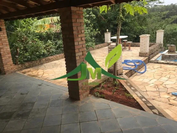 Imagem Linda Chácara Pé na Água à Venda em Piracaia – Exclusividade e Conforto