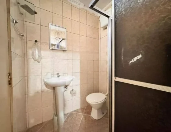 Imagem Casa para Alugar com 55mts, quintal no Jardim Rina
