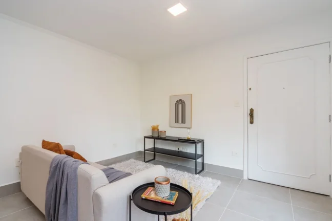 Imagem Apartamento 125M², 3Q, 2 Banheiros, 1 Vaga, Sacada, Armários.