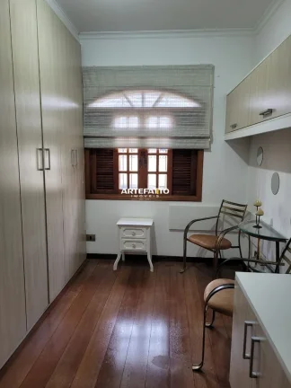 Imagem Casa com piscina bem localizada
