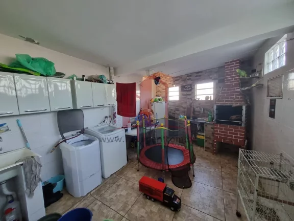 Imagem Sobrado Residencial à Venda na Vila Bazu em Franco da Rocha-SP: 2 Quartos, 1 Sala, 2 Banheiros, 1 Vaga de Garagem!
