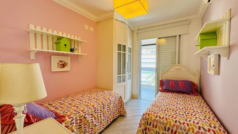 Imagem Apartamento com 3 dormitórios à venda, 110 m por R$ 3.250.000,00 - Riviera