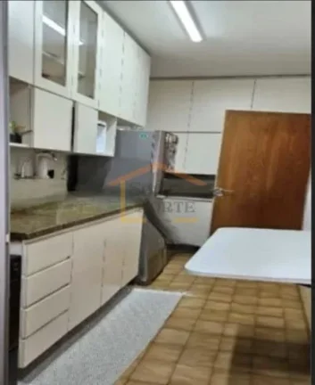 Imagem Apartamento com 98 m² de área útil, distribuído em 3 dormitórios com armários, sendo 1 suíte,...