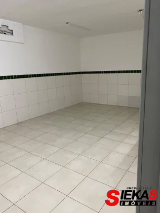 Imagem Galpão Comercial para Locação na Vila Santa Teresa - 6 Salas, 3 Banheiros, 2 Vagas de Garagem, 840 m² - São Paulo-SP