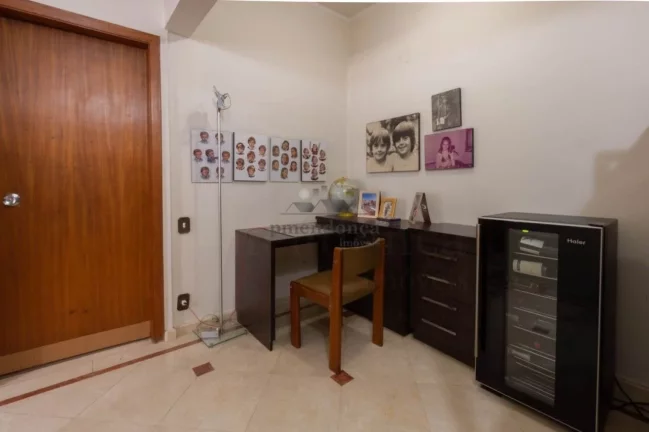 Imagem Apartamento à venda na Av Higienópolis com 04 quartos( 02 suites )e 03 vagas, 302m2