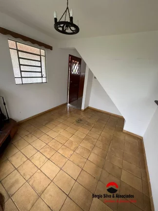 Imagem Casa a Venda no Bairro Jardim Califórnia em Campos do Jordão - SP.