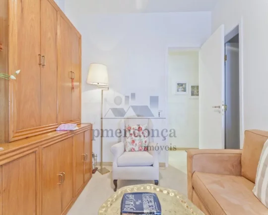 Imagem Apartamento amplo com living para 3 ambientes, terraço com vista livre, lavabo, 3 suítes com armá...