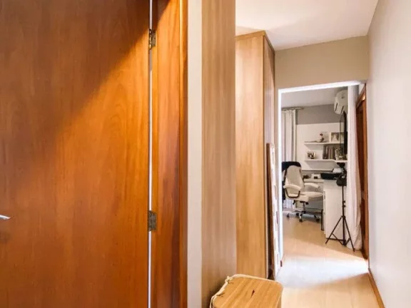 Imagem Casa impecável, com acabamentos de ótimo gosto - Granja Viana