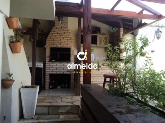 Imagem Casa 3 dormitórios à venda Centro Santa Maria/RS