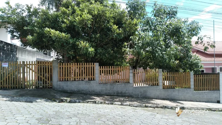 Imagem Casa com 3 Quartos à Venda, 360 m² em Fundos - Biguaçu