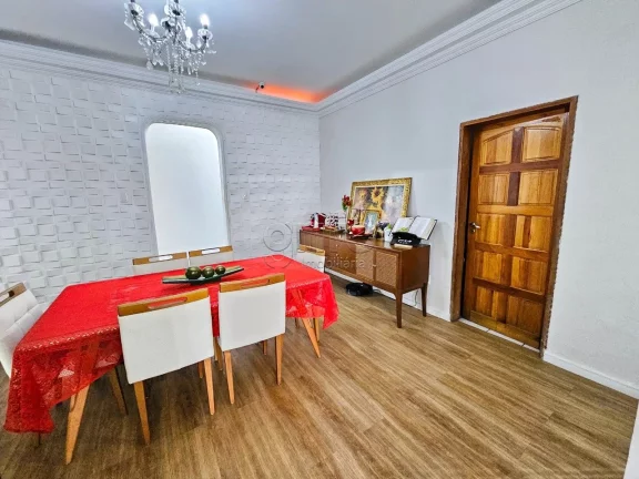 Imagem # Casa dos Seus Sonhos à Venda no Bairro Montese ### Descrição do Imóvel Apresentamos uma casa e...