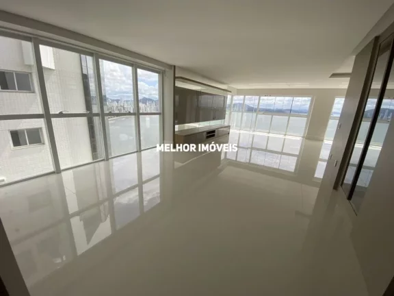 Imagem Apartamento Frente Mar à venda semi mobiliado com 4 suítes, no centro de Balneário Camboriú