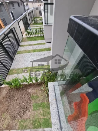 Imagem Casa em Cond. Recém Lançado a Menos de 100 da Praia...
