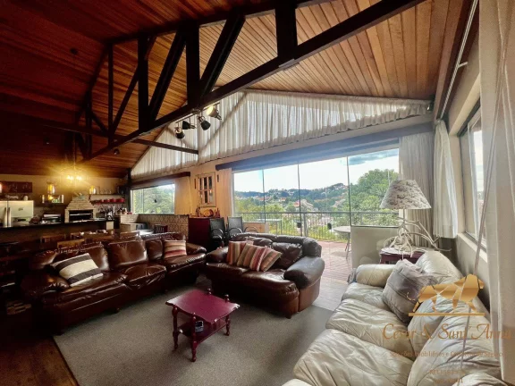 Imagem Linda casa a venda, com vista para centro de Campos do Jordão.