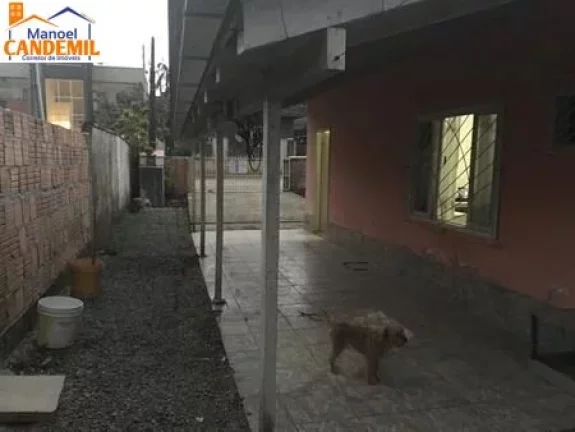 Imagem Casa de Alvenaria à venda em Joinville, bairro Vila Nova.