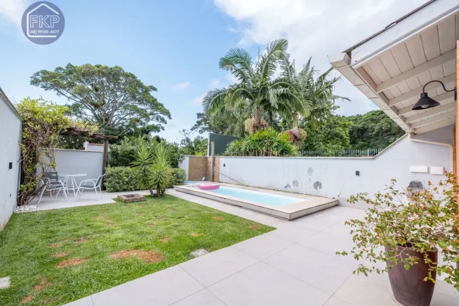 Imagem Casa Geminada 3 suítes!
