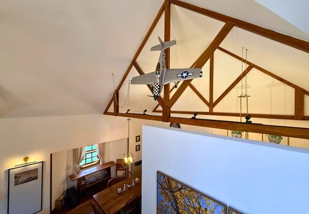 Imagem Casa de serra com lareira e jardim na Vila Inglesa | 4 dormitórios | terreno de 927 m²