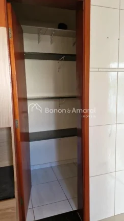 Imagem Casa à venda no Condomínio Campos do Conde em Paulínia. O piso inferior conta com sala para dois ...