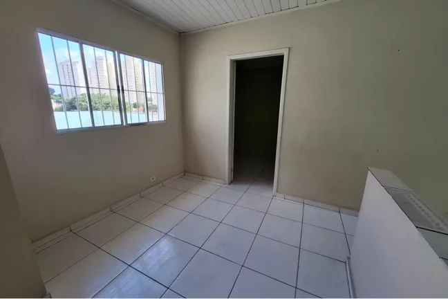 Imagem Casa para locação com 2 dormitórios, 2 banheiros e quintal por R$1.300,00 - Vila Guedes - SP