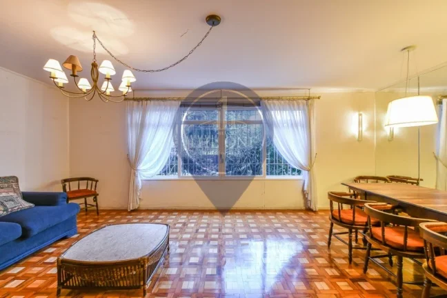 Imagem Casa de luxo na Vila Mariana: 4 quartos, 4 suítes, 2 salas, 6 banheiros, 2 vagas de garagem, 257m² - São Paulo-SP