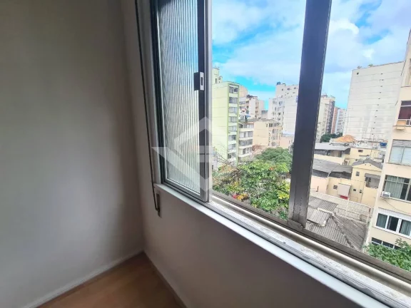 Imagem Apartamento de 1 Quarto para Venda em Copacabana com 33 m²
