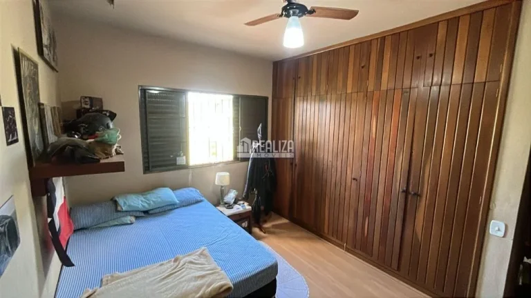 Imagem Linda casa à venda no bairro Estados Unidos em Uberaba | 3 dormitórios, piscina e móveis planejados!