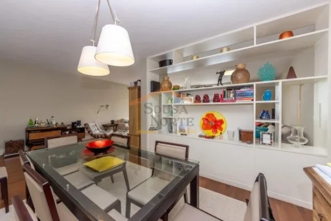 Imagem Apartamento à venda, com 129m², 2 dormitórios, sendo 1 suite e 3 banheiros. Planta ampla e bem di...