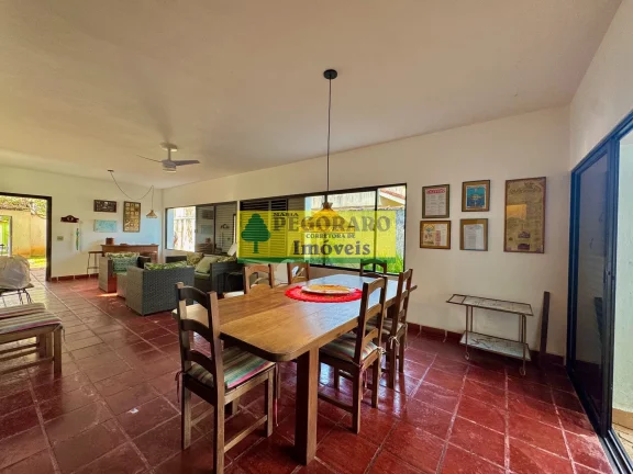 Imagem Casa mobiliada a 500 metros da praia em Barequeçaba, São Sebastião/SP - 3 quartos, 1 suíte, 3 salas, 4 banheiros, 4 vagas