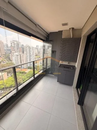 Imagem Apartamento 1 dormitório, banheiro, bem conservado e equipado com móveis planejados, sacada com fe...