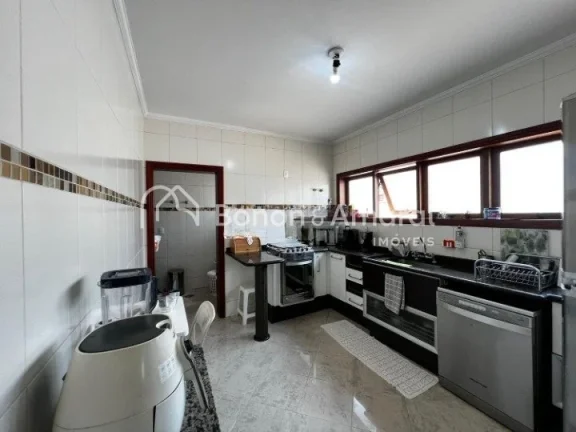Imagem Casa bem localizada no bairro Chapadão, em uma rua tranquila, próxima a rodovias e comércios.

O ...