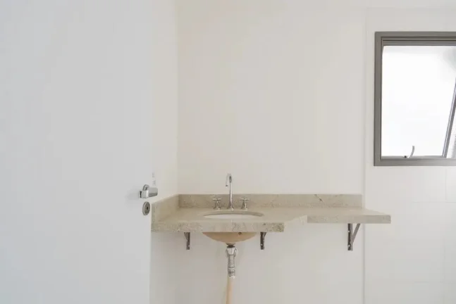 Imagem Apartamento 215M², 2Q, 2 Suítes, 2 Banheiros, 2 Vagas, Academia, Piscina Adulto e Infantil, Churrasqueira, Salão de Festas e Jogos, Quadra, Playground