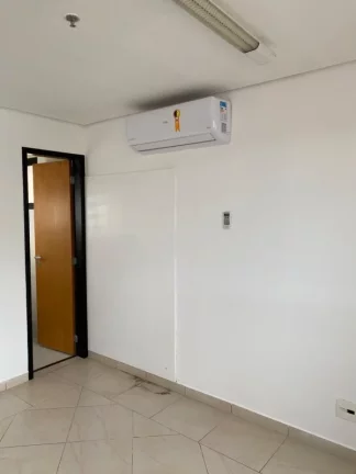 Imagem Sala Comercial disponível para Locação na Penha de França, São Paulo-SP: 1 Sala, 2 Banheiros, 1 Vaga de Garagem!