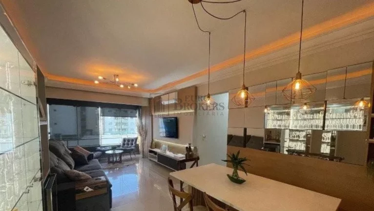 Imagem Apartamento com 3 dormitórios à venda no Centro de Balneário Camboriú/SC