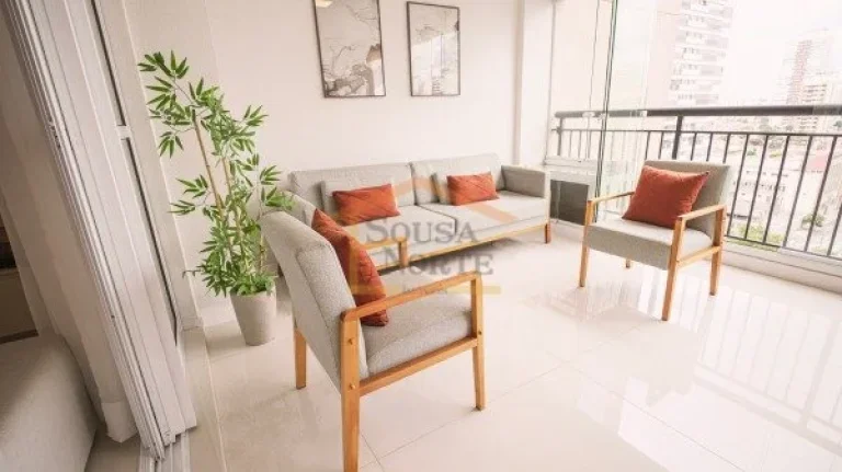 Imagem Apartamento com 135m², em andar alto, com vista livre e ótima iluminação natural. Possui 3 dormi...