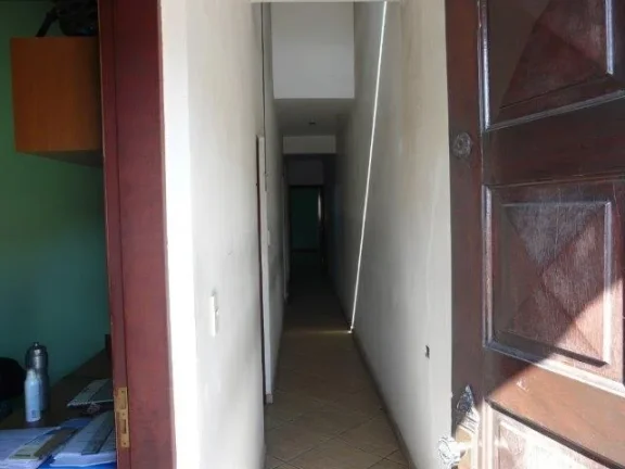 Imagem ???? Sobrado Amplo com Estilo Clássico - 4 Quartos, Suíte com Banheira e Muito Espaço!