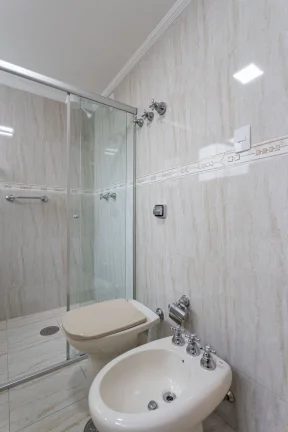 Imagem Apartamento 158M² Reformado, 3Q, 1 Suíte, 2 Banheiros, 2 Vagas, Salão de Festas, Playground, Brinquedoteca, Bicicletário, Área Verde.