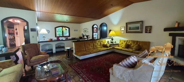 Imagem Casa a venda, com 5 dormitórios e 260m² em Campos do Jordão/SP