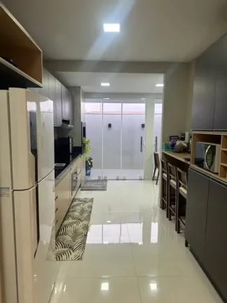 Imagem Casa em Condomínio para Venda em Cuiabá / MT no bairro Jardim Imperial