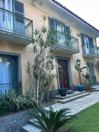 Imagem Casa Duplex de 4 Quartos para Venda na Gávea com 657 m²