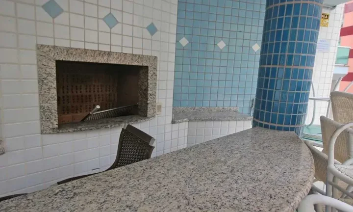 Imagem Apartamento quadra mar com 3 dormitórios sendo 1 suíte e 1 vaga de garagem em Balneário Camboriú/SC