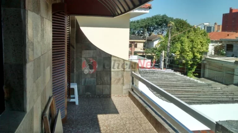 Imagem Sobrado reformado recentemente à venda no bairro Santa Terezinha, São Bernardo do Campo com 3 dormitórios, sendo 2 suíte, 3 vagas, 174m²