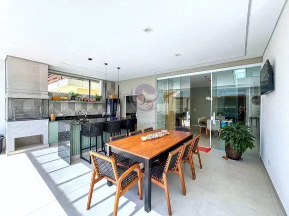 Imagem Villa Parasmo: Um Lar de Abraços e Inspirações no Jardim Acapulco.- Guarujá.