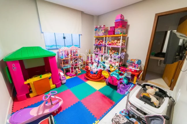 Imagem Luxuosa Casa no Cond. Quintas do Sol com 4 Suítes e 430m²