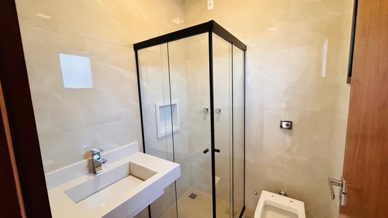 Imagem CASA 4 SUÍTES EM CONCEITO ABERTO COM ACABAMENTO DE ALTO PADRÃO CONDOMÍNIO CYRELLA