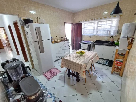 Imagem Espaçosa Casa Geminada 2 Quartos sendo 1 suíte e com edícula assobradada em Tupi, Praia Grande - R$650 mil