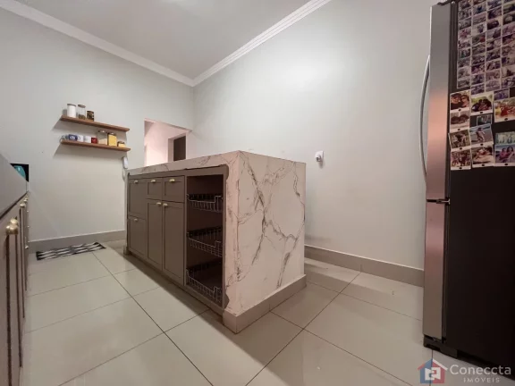 Imagem Casa Térrea à Venda no Afonso Queiroz em Patos de Minas – 3 Quartos e Churrasqueira