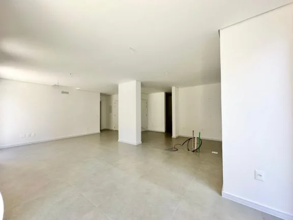 Imagem Casa 4 Dormitórios - Bairro Navegantes