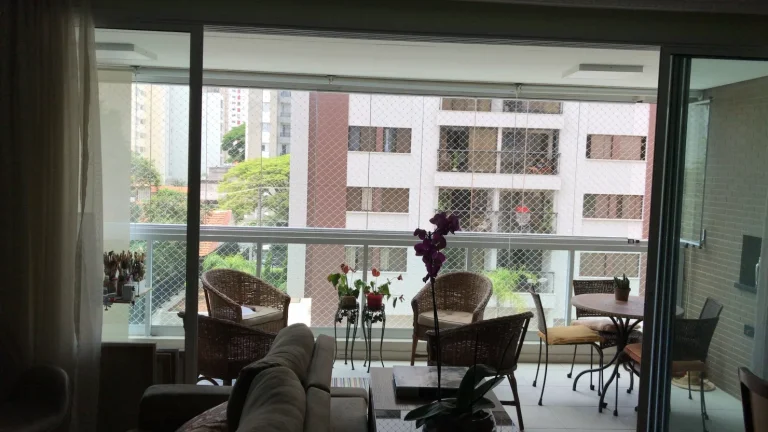 Imagem Apartamento 133 M², 3Q, 3 Suítes, 5 Banheiros, 3 Vagas, Varanda, Lavabo, Piscina, Quadra de tênis, Academia, Sauna, Salão de Festas e Salão de Jogos.