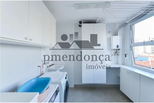 Imagem Apartamento reformado a venda em Rua tranquila de Pinheiros.
