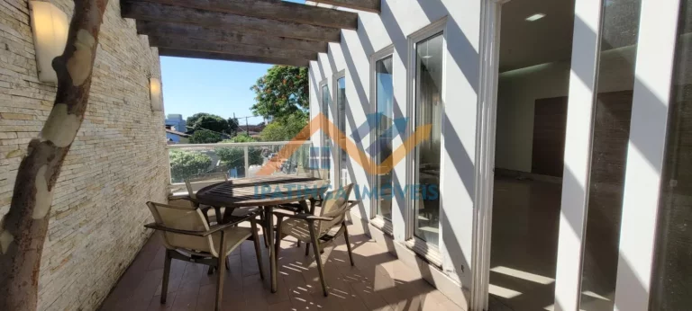 Imagem Casa de 4 quartos e 3 vagas de garagem no Imbaúbas